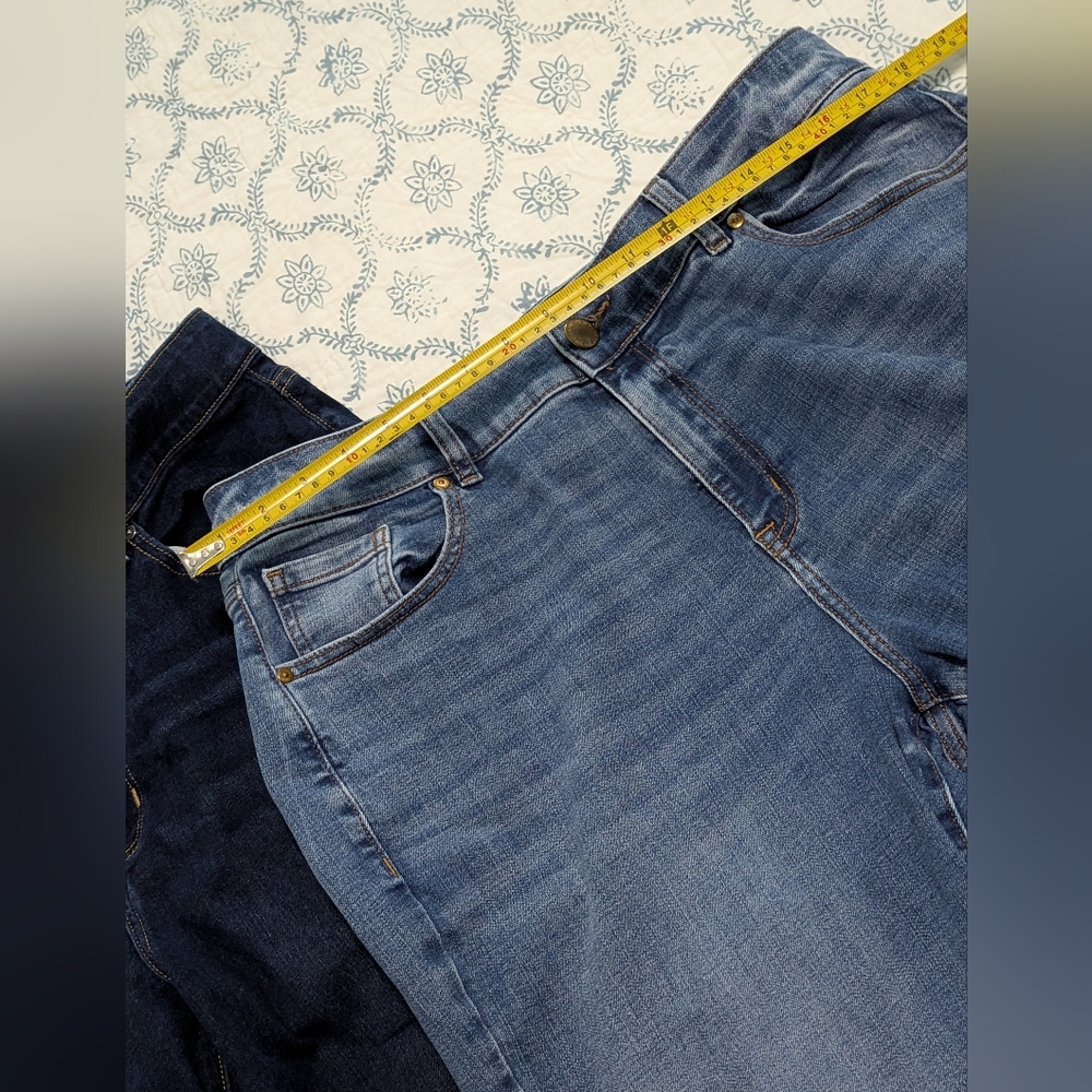 Lane Bryant Curvy Fit Stretch Jeans/2 Pair/Size 18 - Picture 5 of 7